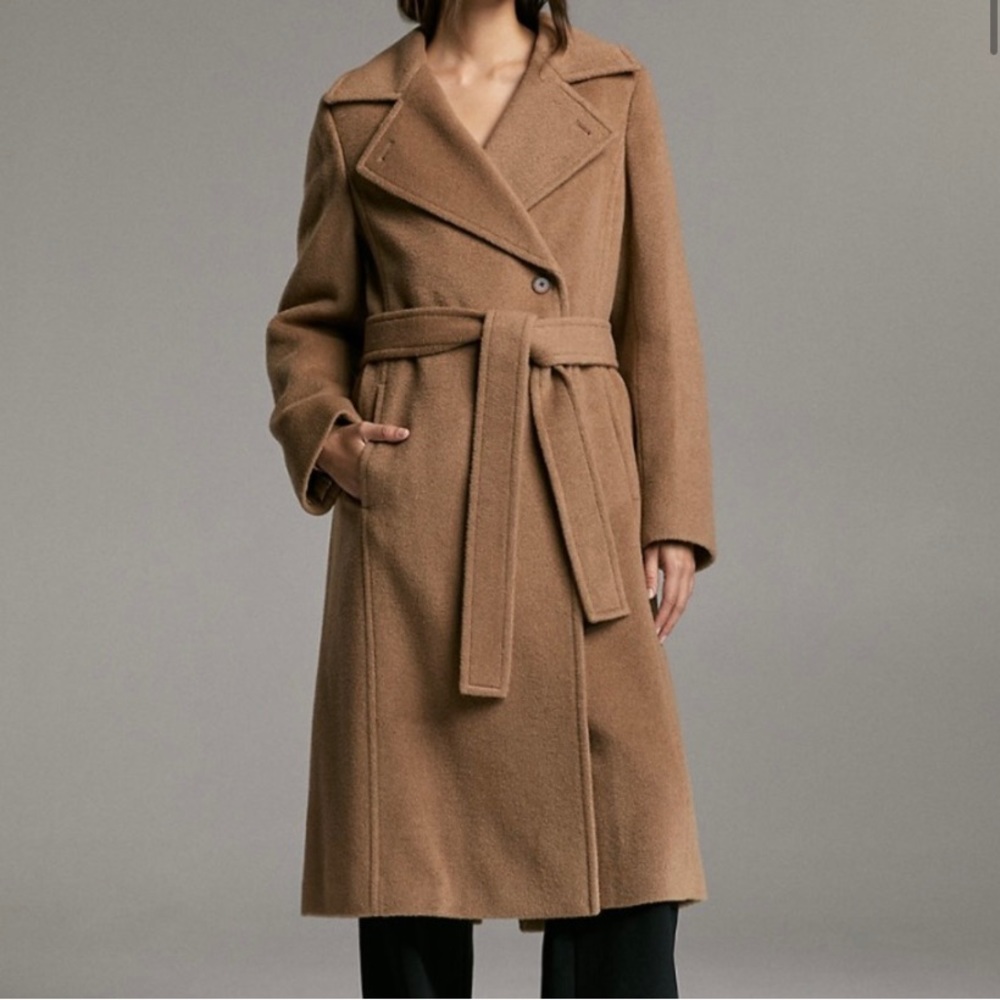 Sold! Aritzia Babaton Belmont‘s Camel Coat Size S